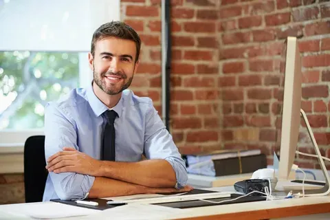 Trai văn phòng hiện đại với phong cách công sở Trai văn phòng hiện đại với phong cách công sở