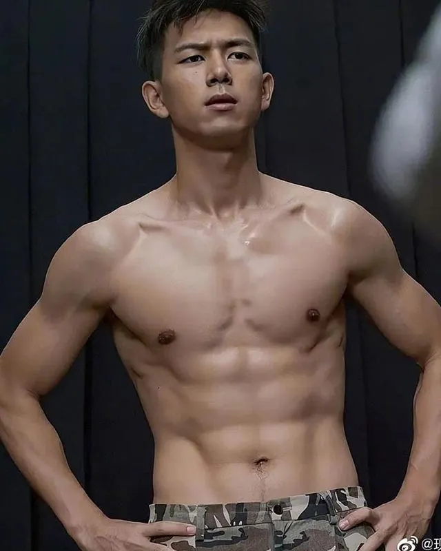 Bắt đầu hành trình sở hữu thân hình trai 6 múi Bắt đầu hành trình sở hữu thân hình trai 6 múi