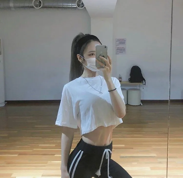 Làm sáng bừng hồ sơ bằng avatar FB nữ sang trọng và cuốn hút. Làm sáng bừng hồ sơ bằng avatar FB nữ sang trọng và cuốn hút.
