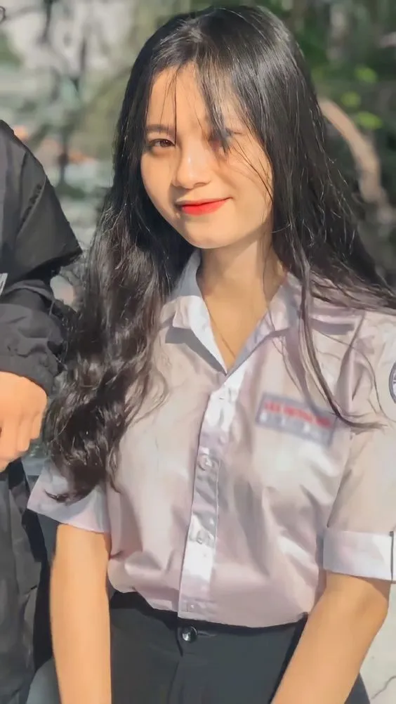 Ảnh gái xinh 19 tuổi tạo dáng với ánh sáng dịu dàng trong studio Ảnh gái xinh 19 tuổi tạo dáng với ánh sáng dịu dàng trong studio