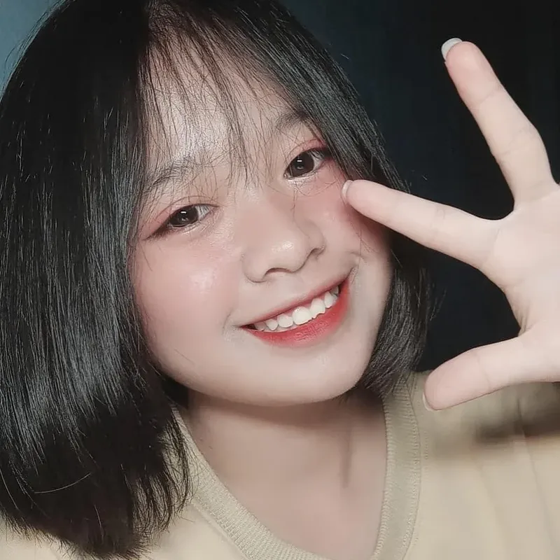 Gái 2003 khoe làn da trắng sáng dưới ánh nắng nhẹ nhàng Gái 2003 khoe làn da trắng sáng dưới ánh nắng nhẹ nhàng
