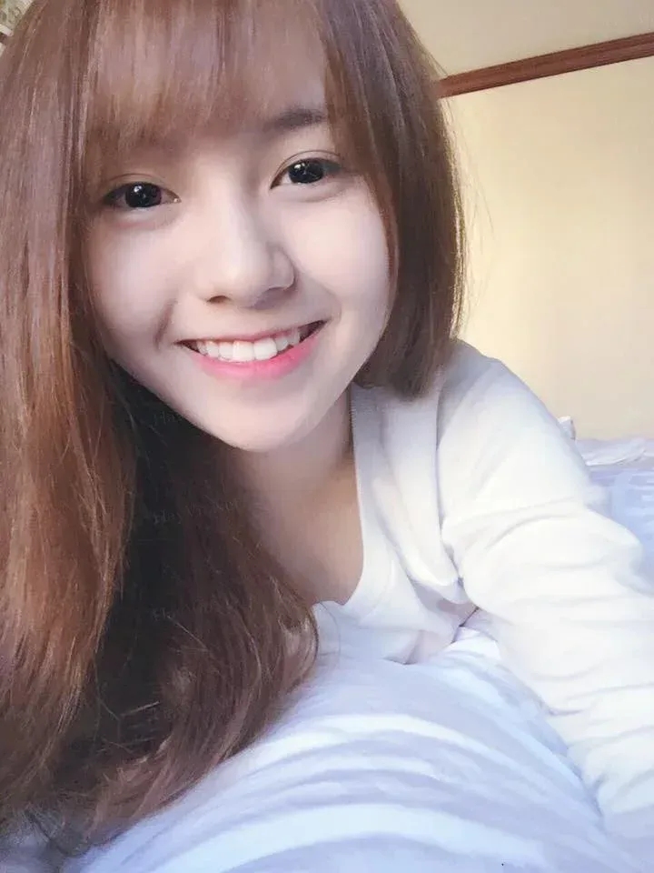 Gái 2003 tỏa sáng với phong cách trang điểm nhẹ nhàng, tự nhiên Gái 2003 tỏa sáng với phong cách trang điểm nhẹ nhàng, tự nhiên