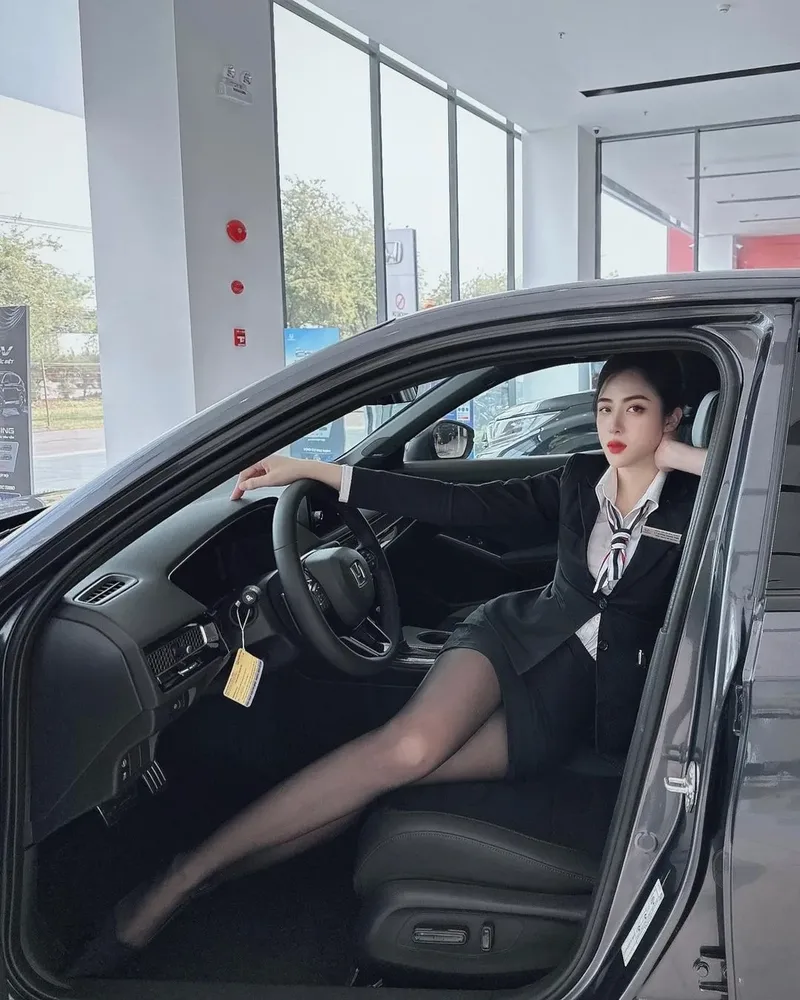 Hình ảnh gái đẹp 4K với thần thái tự tin Hình ảnh gái đẹp 4K với thần thái tự tin