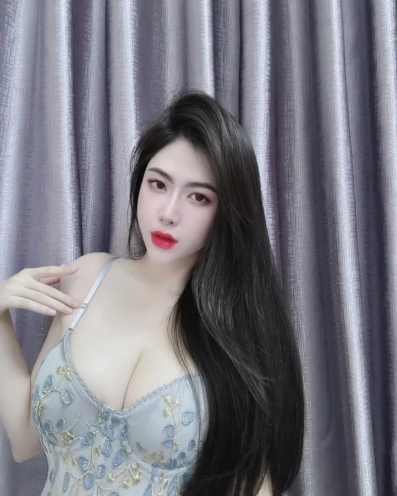 Gái đẹp 4K nổi bật với nụ cười tỏa nắng Gái đẹp 4K nổi bật với nụ cười tỏa nắng