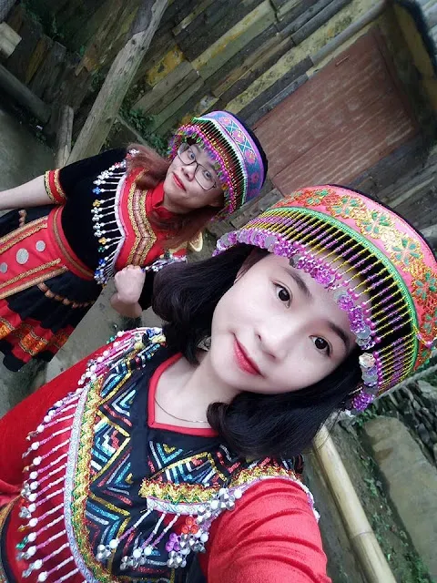 Gái dân tộc rạng ngời giữa không gian đậm chất núi rừng Gái dân tộc rạng ngời giữa không gian đậm chất núi rừng