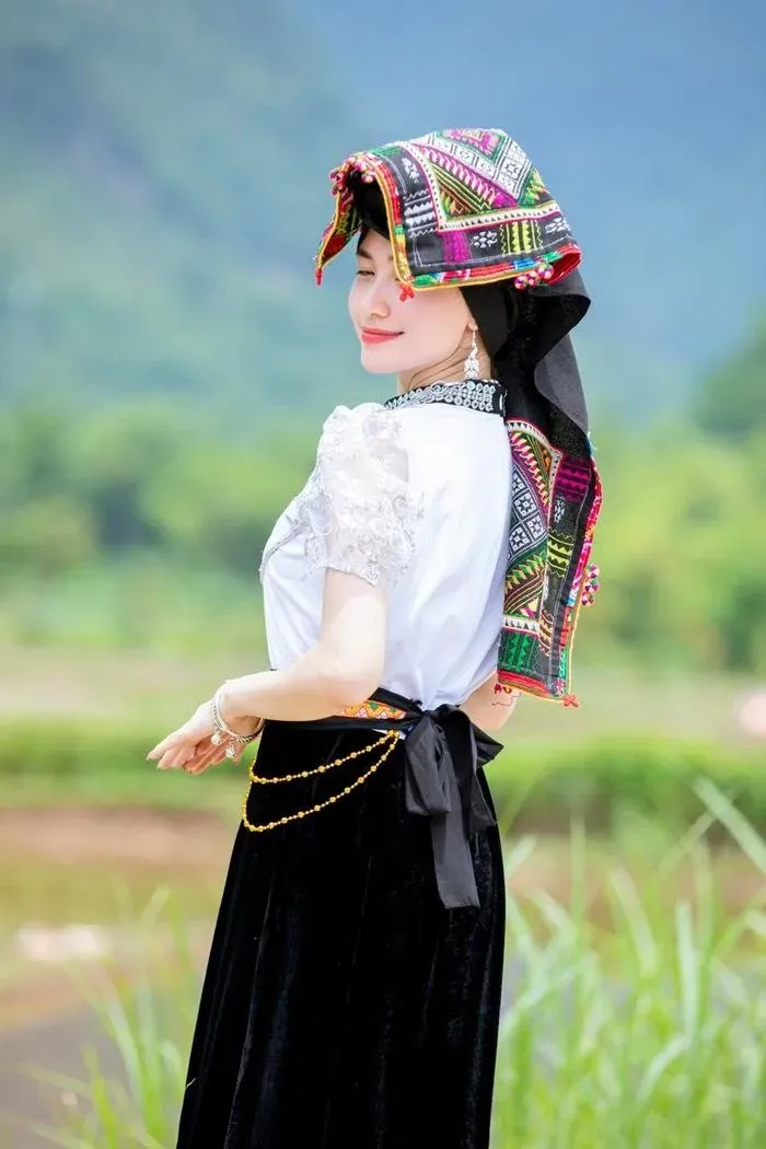 Độc đáo và quyến rũ trong từng bức ảnh gái dân tộc Độc đáo và quyến rũ trong từng bức ảnh gái dân tộc