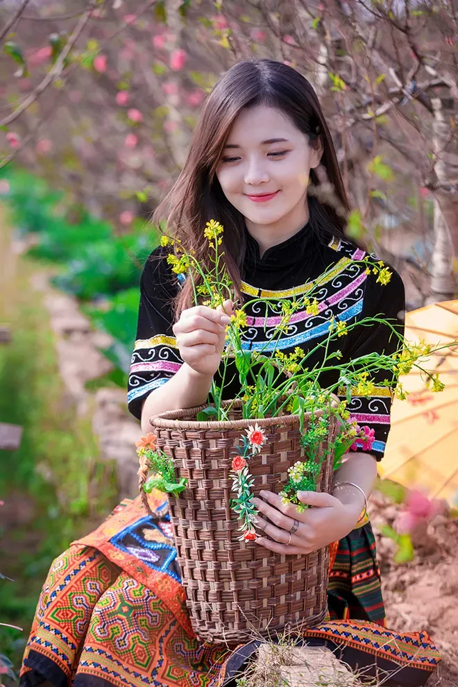 Hình ảnh gái dân tộc mang đậm chất truyền thống Hình ảnh gái dân tộc mang đậm chất truyền thống