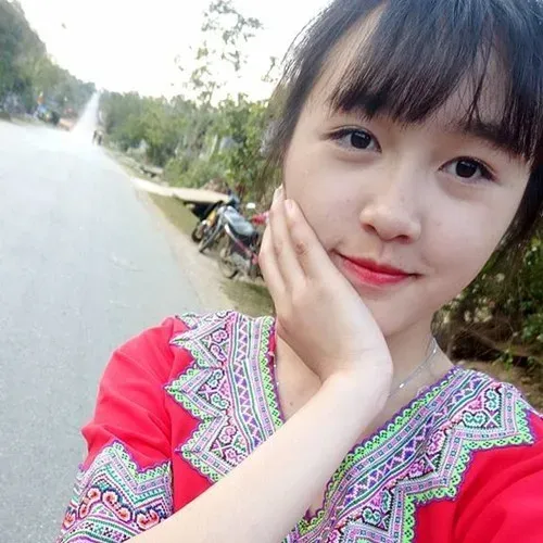 Lưu lại những khoảnh khắc tuyệt vời của gái dân tộc Việt Lưu lại những khoảnh khắc tuyệt vời của gái dân tộc Việt