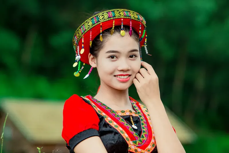 Từng đường nét duyên dáng của gái dân tộc hiện lên qua ảnh Từng đường nét duyên dáng của gái dân tộc hiện lên qua ảnh