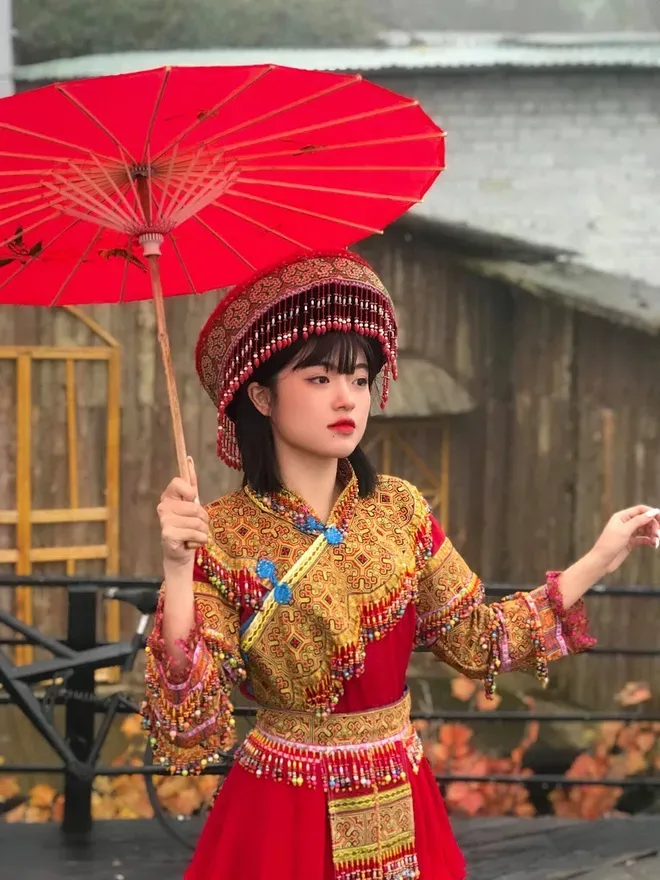 Khám phá sự bình dị và gần gũi qua hình ảnh gái dân tộc Khám phá sự bình dị và gần gũi qua hình ảnh gái dân tộc