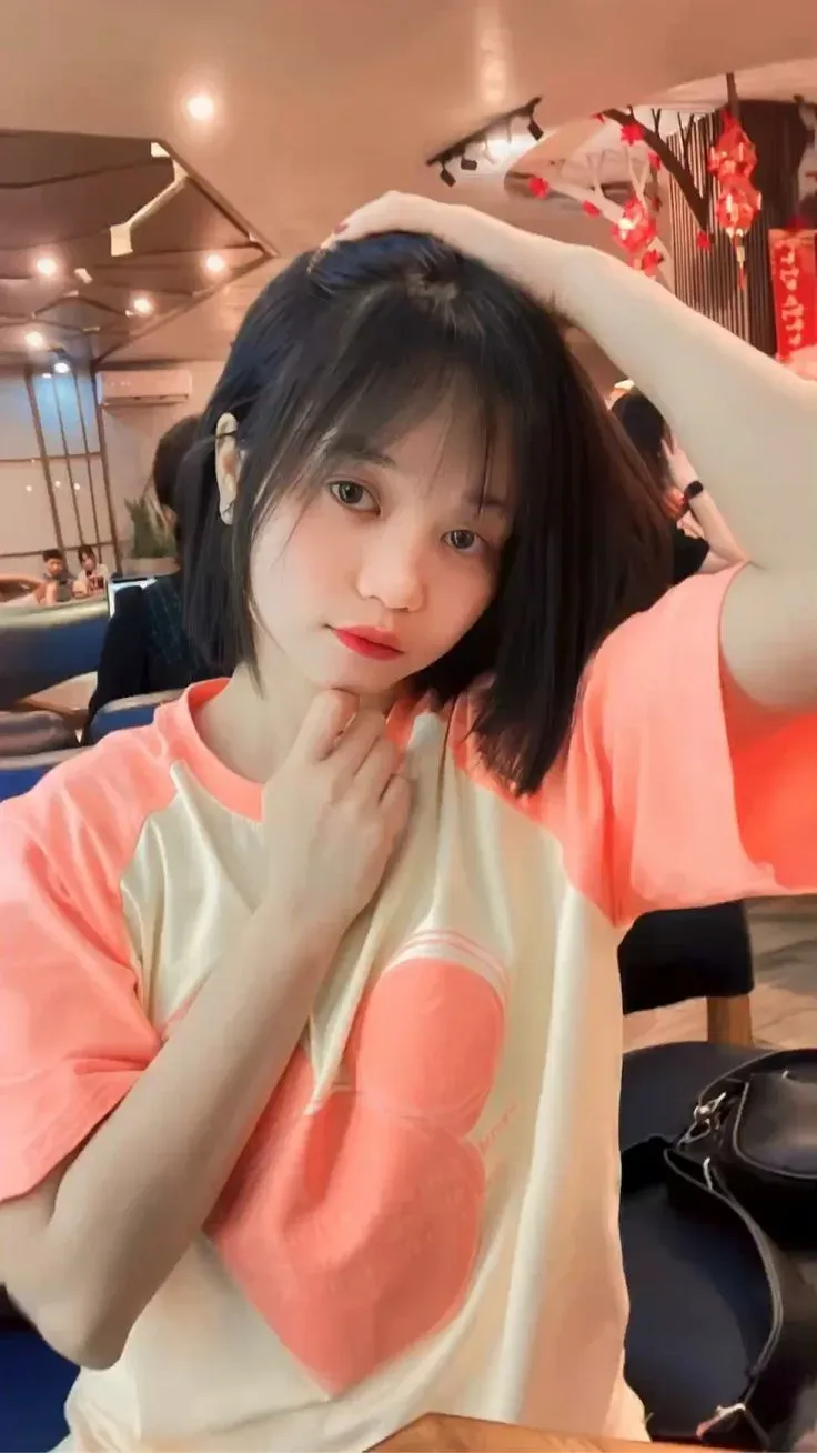 Hình ảnh gái lớp 5 cute đang cười tươi Hình ảnh gái lớp 5 cute đang cười tươi