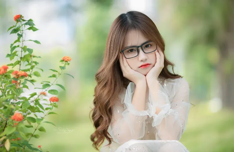 Gái mạng đẹp diện váy maxi thướt tha giữa khung cảnh thiên nhiên Gái mạng đẹp diện váy maxi thướt tha giữa khung cảnh thiên nhiên