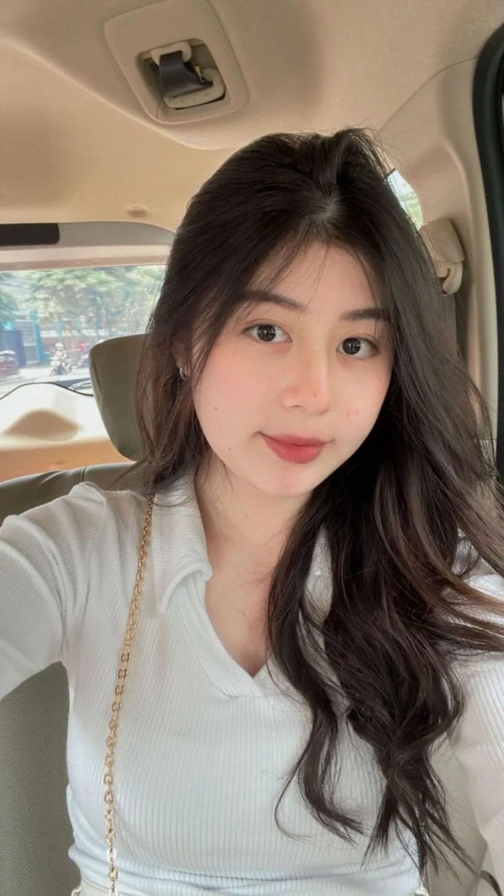 Gái mạng đẹp tạo dáng chụp ảnh selfie thu hút mọi ánh nhìn Gái mạng đẹp tạo dáng chụp ảnh selfie thu hút mọi ánh nhìn