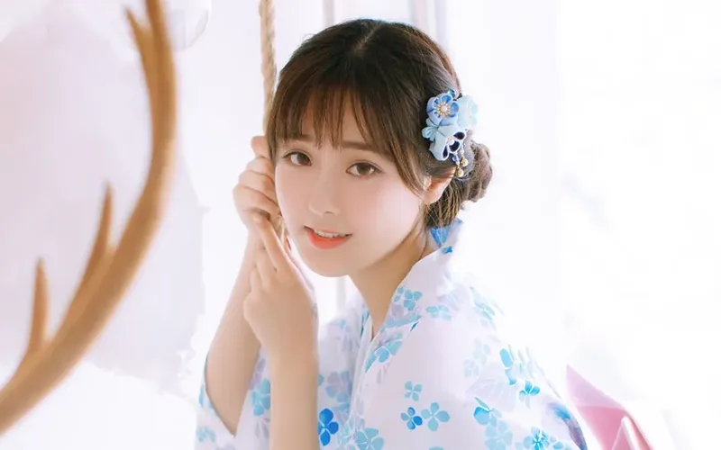 Gái Nhật Bản nổi bật giữa lễ hội mùa hè truyền thống Gái Nhật Bản nổi bật giữa lễ hội mùa hè truyền thống