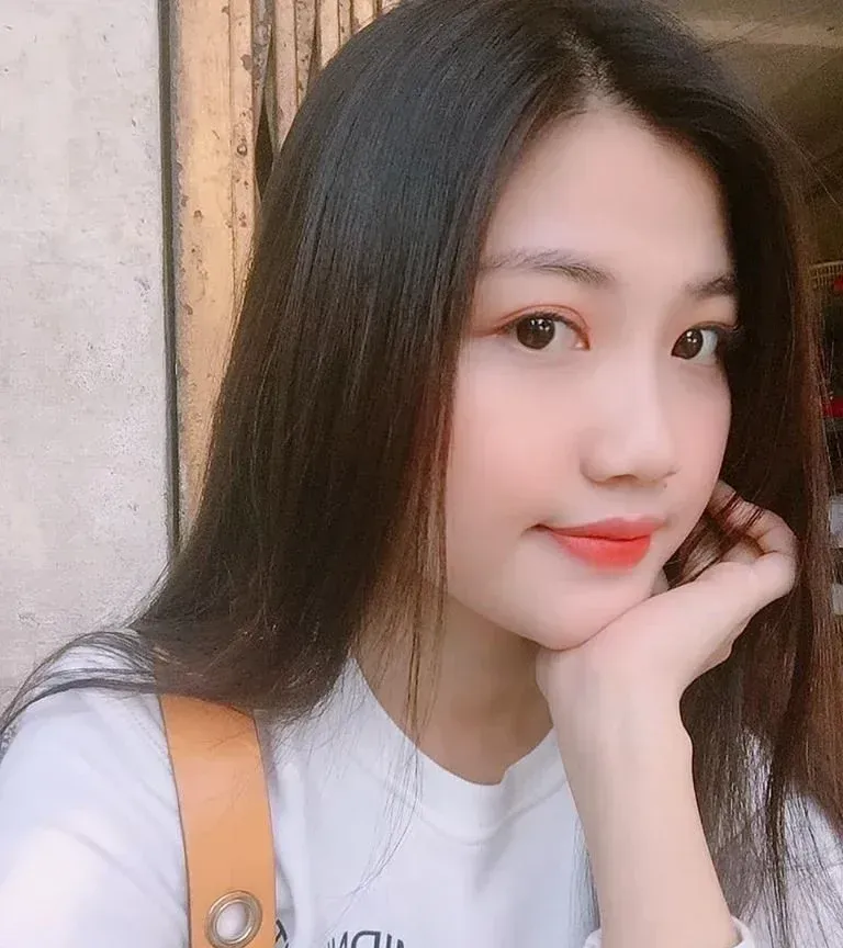 Hình ảnh cô gái quê giản dị cùng gánh hàng quê Hình ảnh cô gái quê giản dị cùng gánh hàng quê