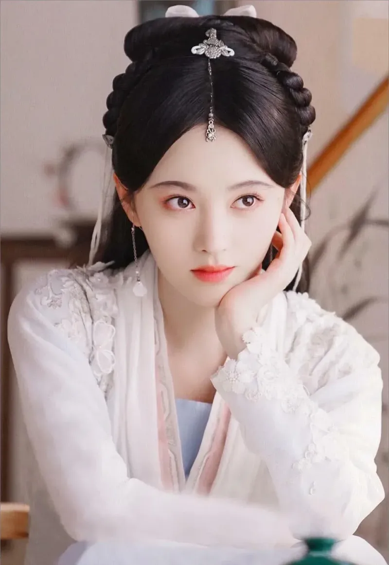 Ảnh gái Trung cute với biểu cảm tự nhiên, tạo sự gần gũi Ảnh gái Trung cute với biểu cảm tự nhiên, tạo sự gần gũi