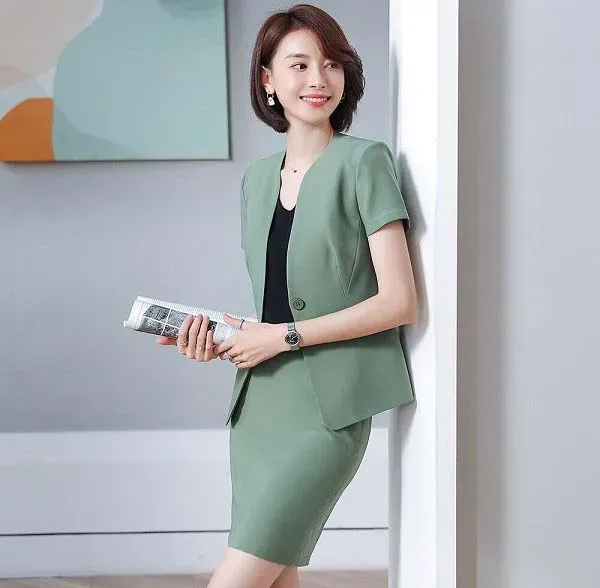 Nét duyên dáng của gái văn phòng trong không gian họp hành Nét duyên dáng của gái văn phòng trong không gian họp hành