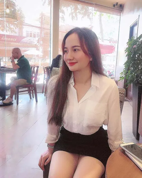 Sự quyến rũ nhẹ nhàng của gái văn phòng qua từng ánh nhìn Sự quyến rũ nhẹ nhàng của gái văn phòng qua từng ánh nhìn