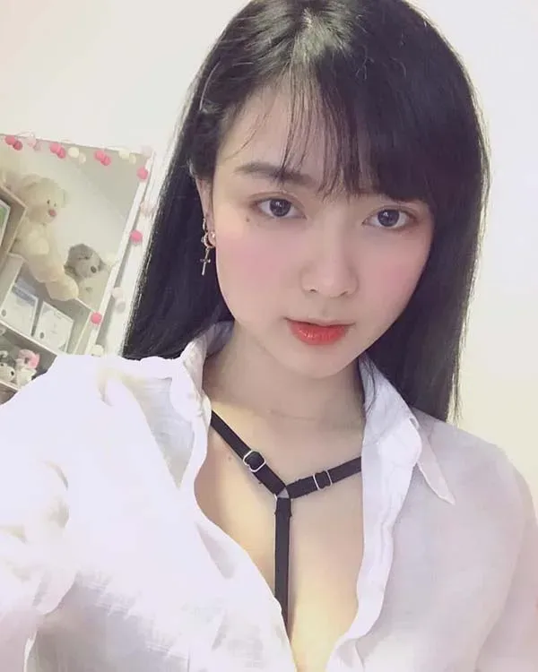 Những khoảnh khắc đáng nhớ của gái văn phòng trong giờ nghỉ trưa Những khoảnh khắc đáng nhớ của gái văn phòng trong giờ nghỉ trưa