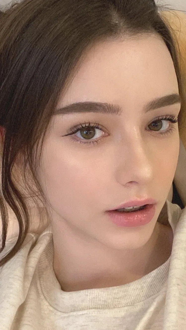 Chiêm ngưỡng vẻ đẹp mê hoặc từ những nàng gái xinh châu Âu Chiêm ngưỡng vẻ đẹp mê hoặc từ những nàng gái xinh châu Âu