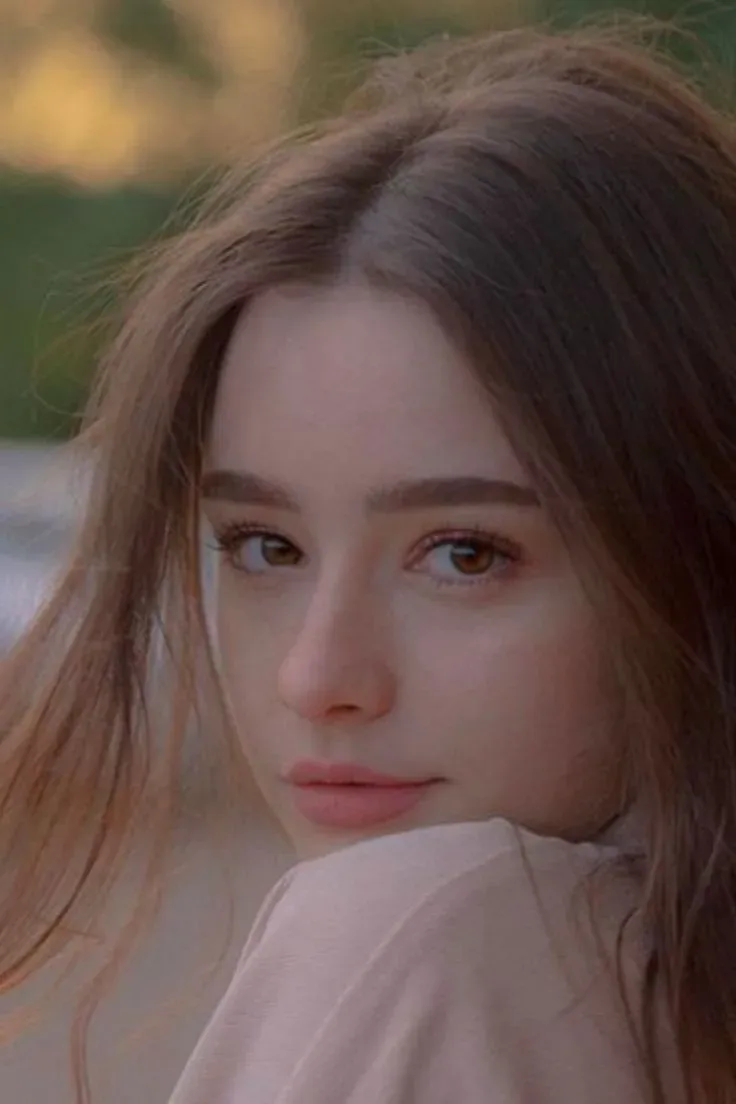 Ảnh gái xinh châu Âu nổi bật với thần thái độc đáo Ảnh gái xinh châu Âu nổi bật với thần thái độc đáo