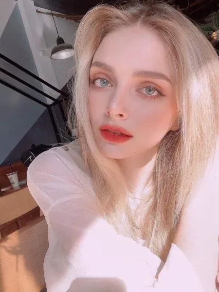 Hình ảnh gái xinh châu Âu khiến bạn không thể rời mắt Hình ảnh gái xinh châu Âu khiến bạn không thể rời mắt