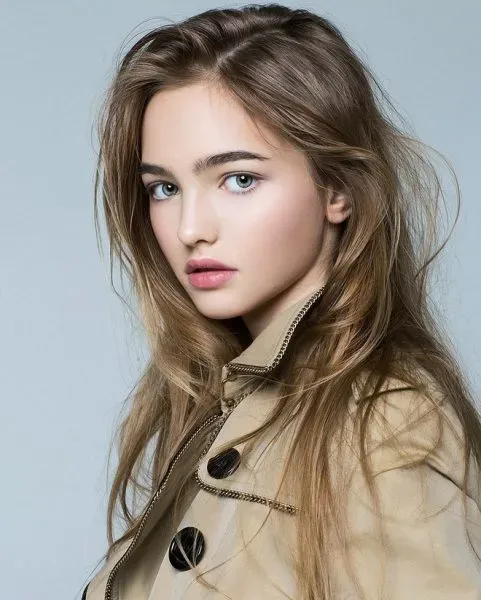 Hình ảnh gái xinh châu Âu thể hiện phong cách cá nhân độc đáo Hình ảnh gái xinh châu Âu thể hiện phong cách cá nhân độc đáo