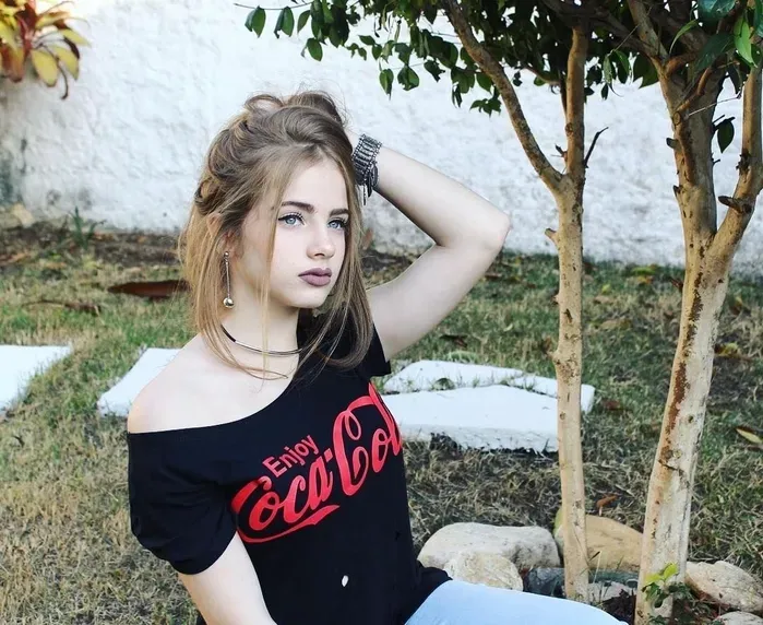 Nét đẹp ngọt ngào của gái xinh châu Âu trong từng bức ảnh Nét đẹp ngọt ngào của gái xinh châu Âu trong từng bức ảnh