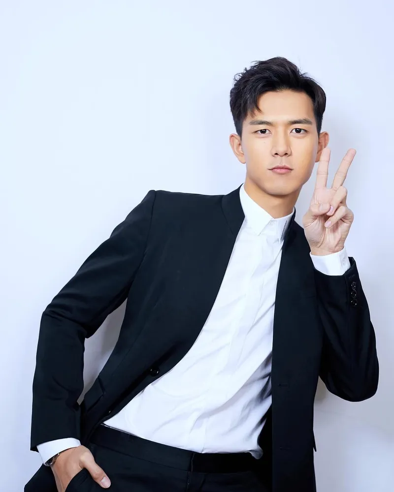 Diễn viên Hàn Thương Ngôn và hành trình thành công Diễn viên Hàn Thương Ngôn và hành trình thành công
