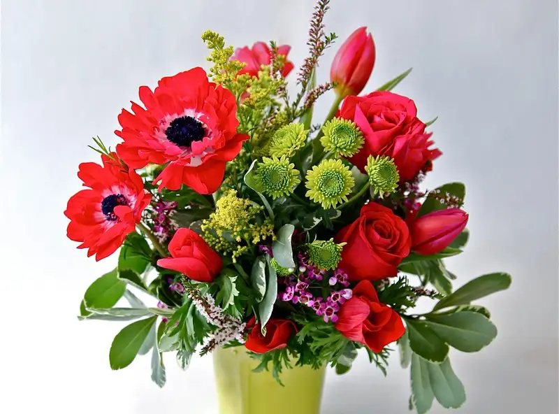 Hình ảnh tặng hoa cho mẹ là lời cảm ơn dịu dàng Hình ảnh tặng hoa cho mẹ là lời cảm ơn dịu dàng