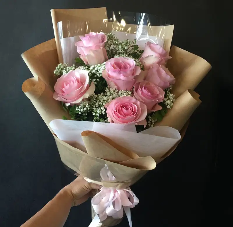 Hình ảnh hoa tặng nhận xe góp phần tạo nên ngày trọng đại Hình ảnh hoa tặng nhận xe góp phần tạo nên ngày trọng đại
