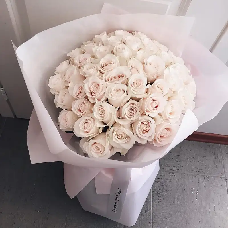 Hoa tặng nhận xe rực rỡ, biểu tượng của sự chúc mừng thành công Hoa tặng nhận xe rực rỡ, biểu tượng của sự chúc mừng thành công