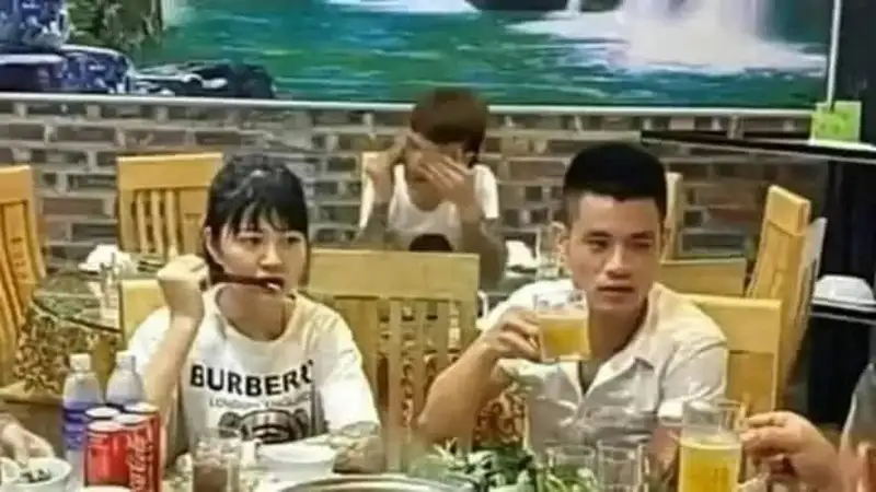Khá bảnh meme hài hước đầy sáng tạo