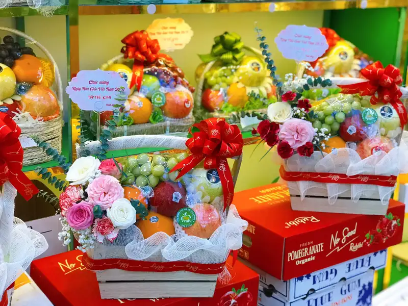 Hình ảnh giỏ hoa quả tặng với màu sắc tươi mới, cuốn hút Hình ảnh giỏ hoa quả tặng với màu sắc tươi mới, cuốn hút