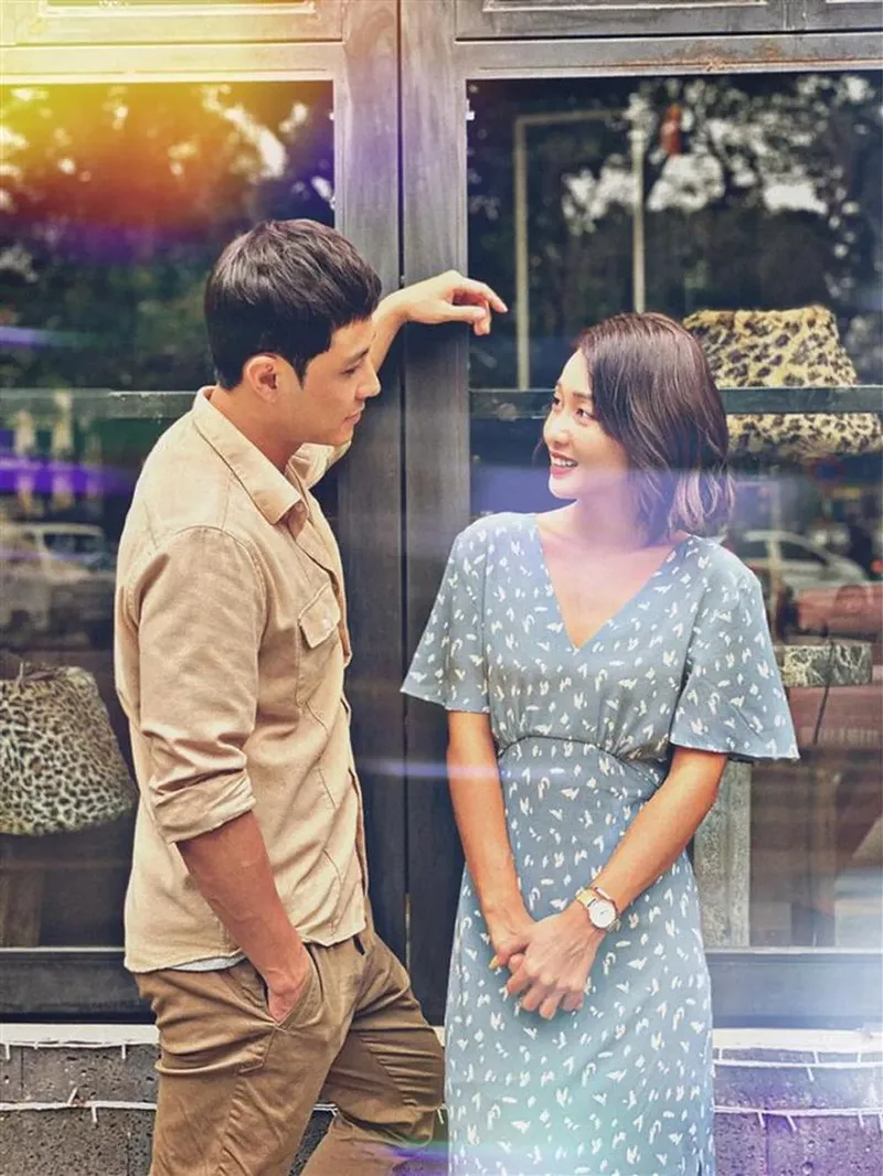 Lưu giữ kỷ niệm qua hình ảnh đôi trai gái yêu nhau Lưu giữ kỷ niệm qua hình ảnh đôi trai gái yêu nhau