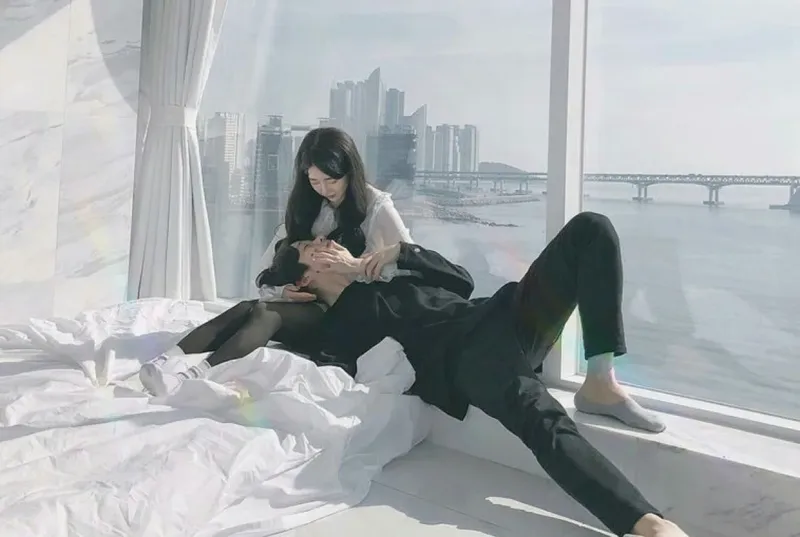 Tình yêu đẹp như tranh qua hình ảnh đôi trai gái yêu nhau Tình yêu đẹp như tranh qua hình ảnh đôi trai gái yêu nhau