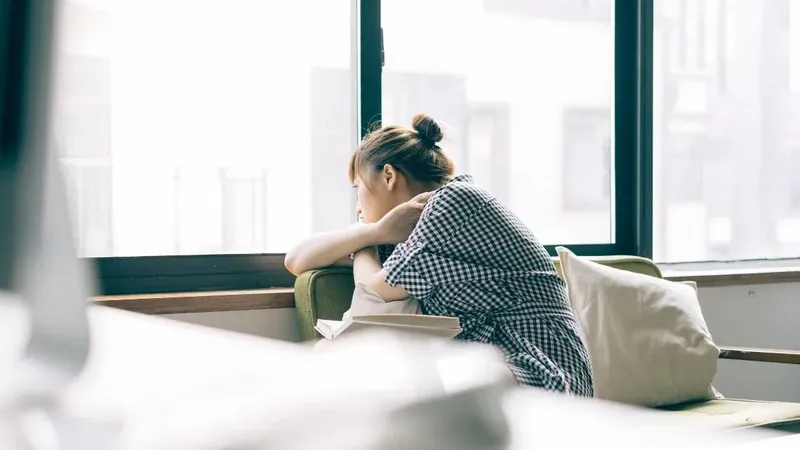 Hình ảnh yêu đơn phương của con gái với nét đẹp u buồn Hình ảnh yêu đơn phương của con gái với nét đẹp u buồn