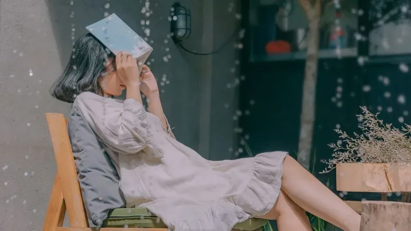 Nỗi buồn thơ mộng qua hình ảnh yêu đơn phương của con gái Nỗi buồn thơ mộng qua hình ảnh yêu đơn phương của con gái
