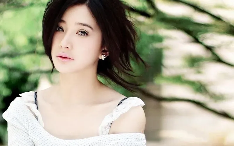Vẻ đẹp nhẹ nhàng mà sâu sắc trong hình ảnh yêu đơn phương của con gái Vẻ đẹp nhẹ nhàng mà sâu sắc trong hình ảnh yêu đơn phương của con gái