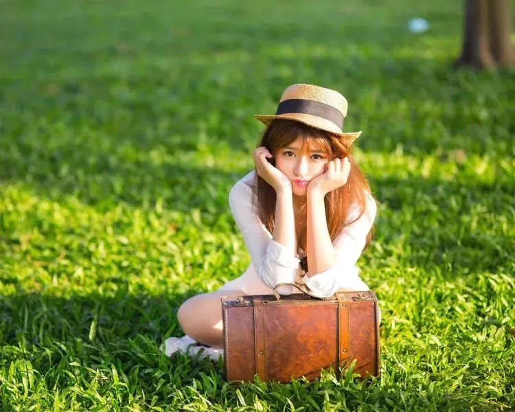 Một cảm xúc khó gọi tên trong hình ảnh yêu đơn phương của con gái Một cảm xúc khó gọi tên trong hình ảnh yêu đơn phương của con gái