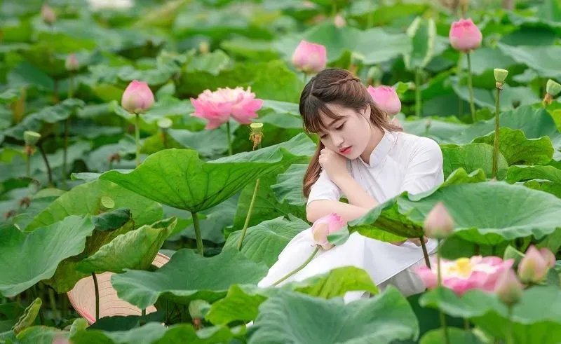 Nét đẹp u hoài qua hình ảnh yêu đơn phương của con gái Nét đẹp u hoài qua hình ảnh yêu đơn phương của con gái