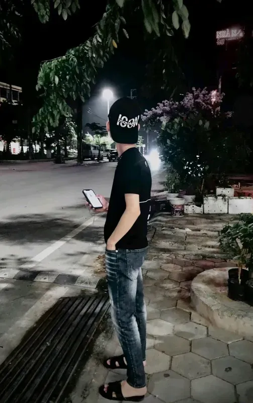 Trai đẹp boy phố đơn giản và tự nhiên Trai đẹp boy phố đơn giản và tự nhiên
