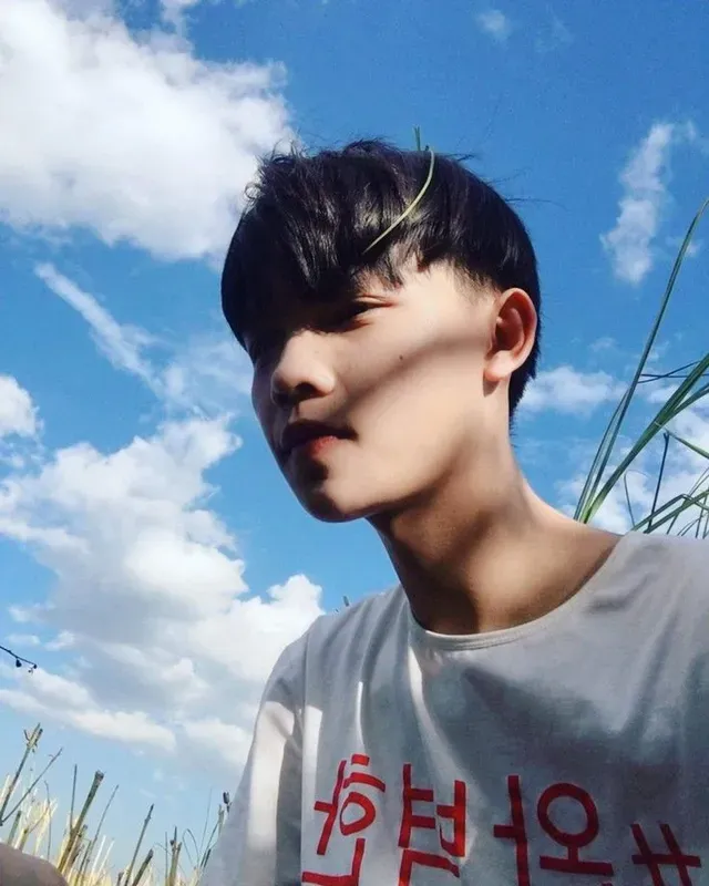 Trai đẹp boy phố dịu dàng và dễ gần Trai đẹp boy phố dịu dàng và dễ gần