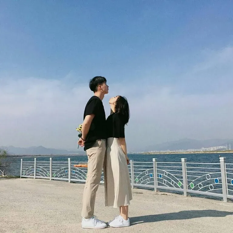 Ảnh ôm gái lãng mạn khiến trái tim tan chảy Ảnh ôm gái lãng mạn khiến trái tim tan chảy