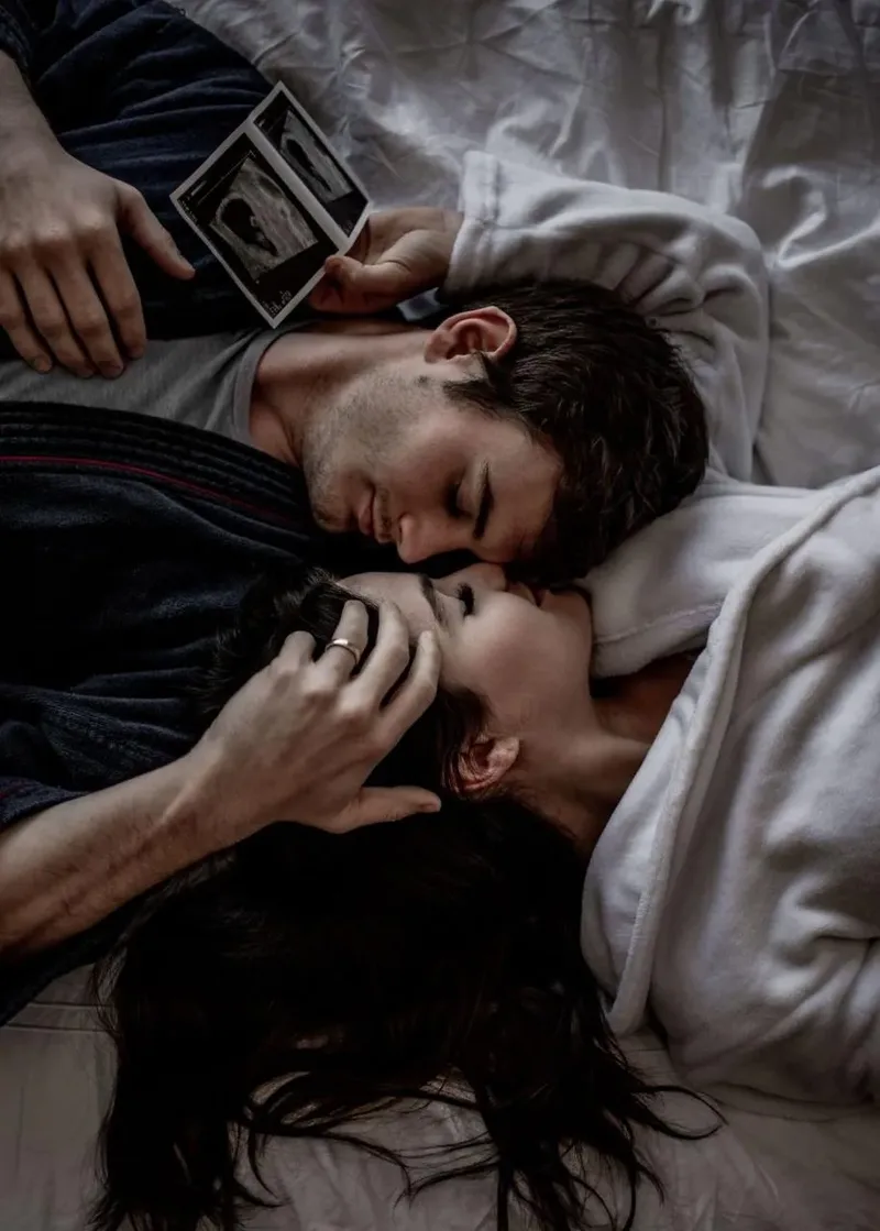 Bức ảnh ôm gái nhẹ nhàng, khơi gợi yêu thương Bức ảnh ôm gái nhẹ nhàng, khơi gợi yêu thương