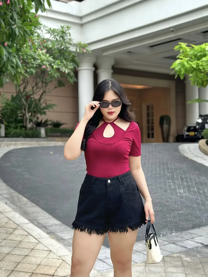 Cô gái mập dễ thương trong hình ảnh có vẻ đẹp thật sự cuốn hút Cô gái mập dễ thương trong hình ảnh có vẻ đẹp thật sự cuốn hút