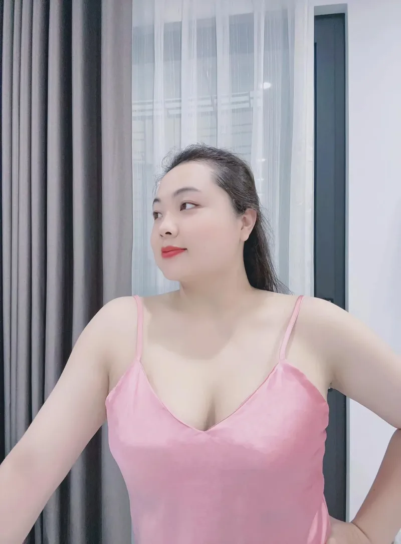 Hình ảnh cô gái mập dễ thương gây ấn tượng với sự vui tươi Hình ảnh cô gái mập dễ thương gây ấn tượng với sự vui tươi
