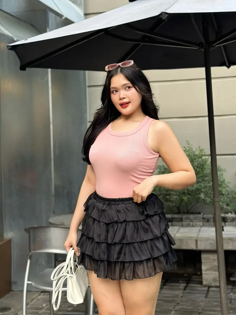 Cô gái mập dễ thương trong từng hình ảnh với nụ cười ấm áp Cô gái mập dễ thương trong từng hình ảnh với nụ cười ấm áp