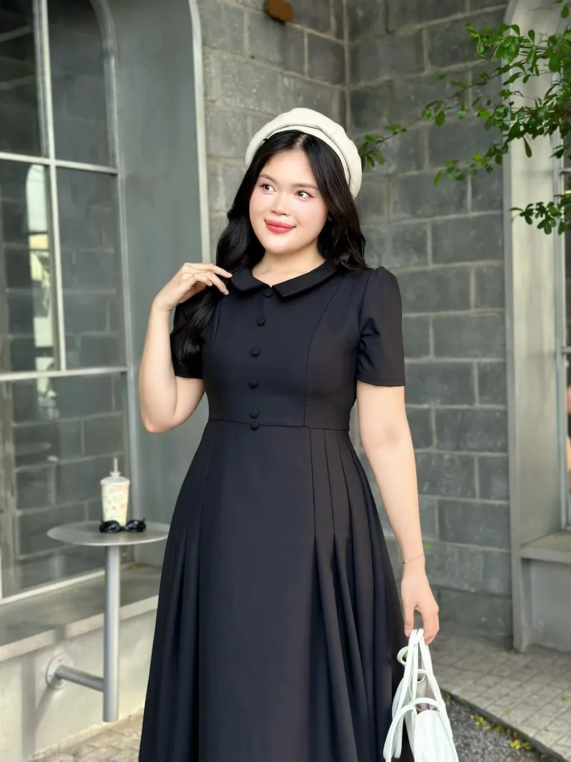 Hình ảnh cô gái mập dễ thương với trang phục dễ thương và tươi sáng Hình ảnh cô gái mập dễ thương với trang phục dễ thương và tươi sáng