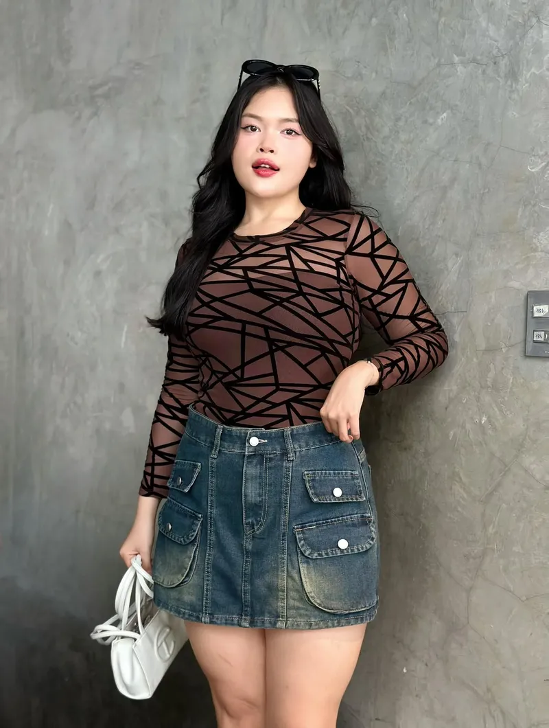 Cô gái mập dễ thương trong hình ảnh với sự ngây thơ, đáng yêu Cô gái mập dễ thương trong hình ảnh với sự ngây thơ, đáng yêu